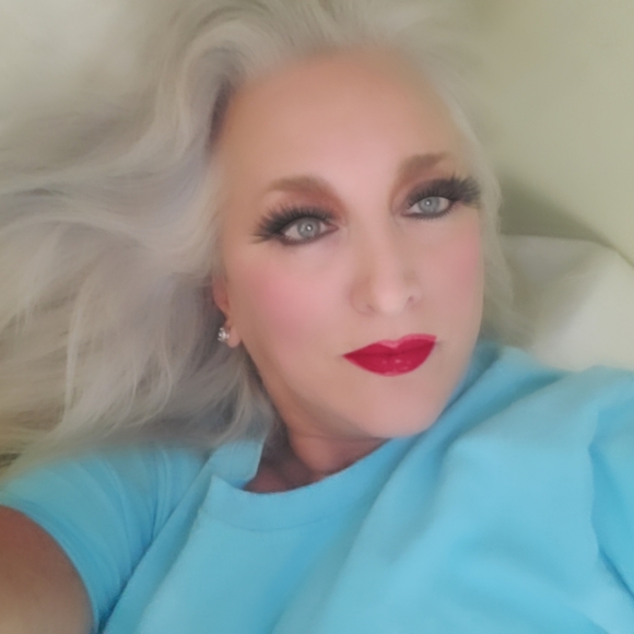 Meet your Posher, Kim - Picture 4 of 4